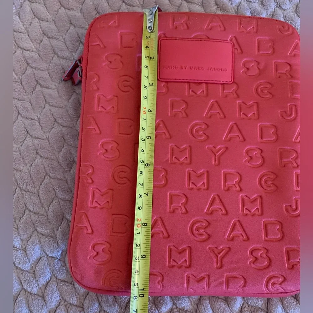 MARC by Marc Jacobs Tech BAG Pouch Storage Travel Red Padded Foam Embossed